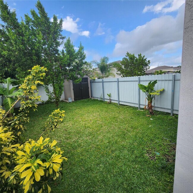 Building Photo - 13245 SW 271st Ter