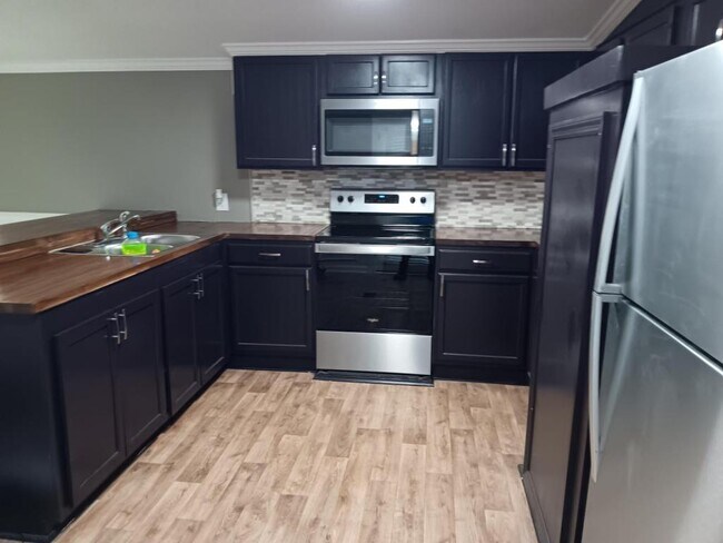 Building Photo - 1741 Horne Rd