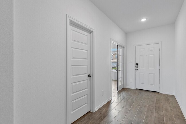 Building Photo - 9658 Caney Trails Rd