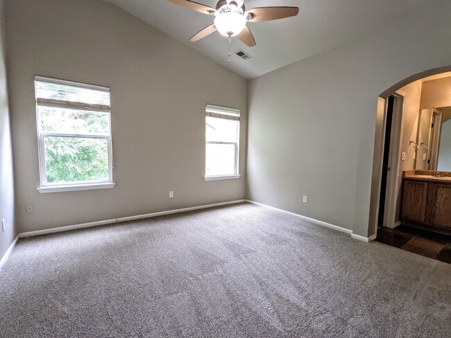 Building Photo - 3802 Glenarbor Ln