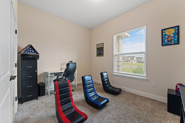 Building Photo - 5568 Micanopy Dr