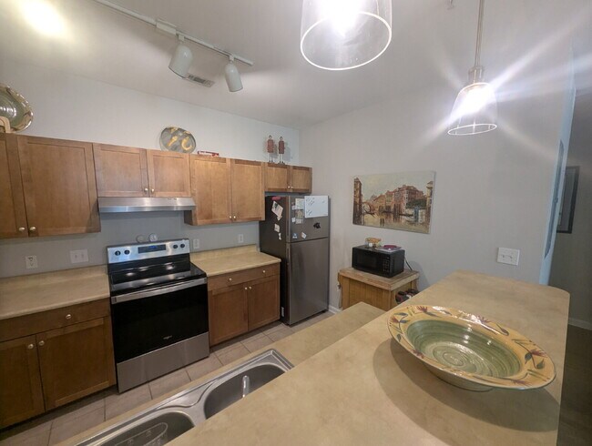 Building Photo - 400 Bucksley Ln