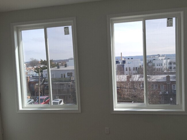 Building Photo - 1809 Maryland Ave NE