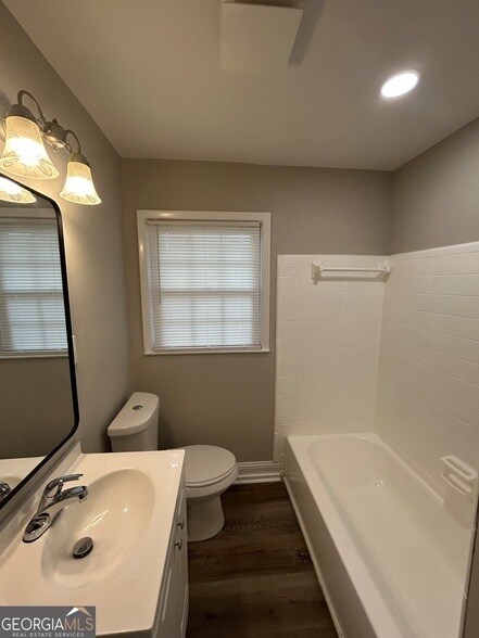 Building Photo - 261 Palms Ln SW