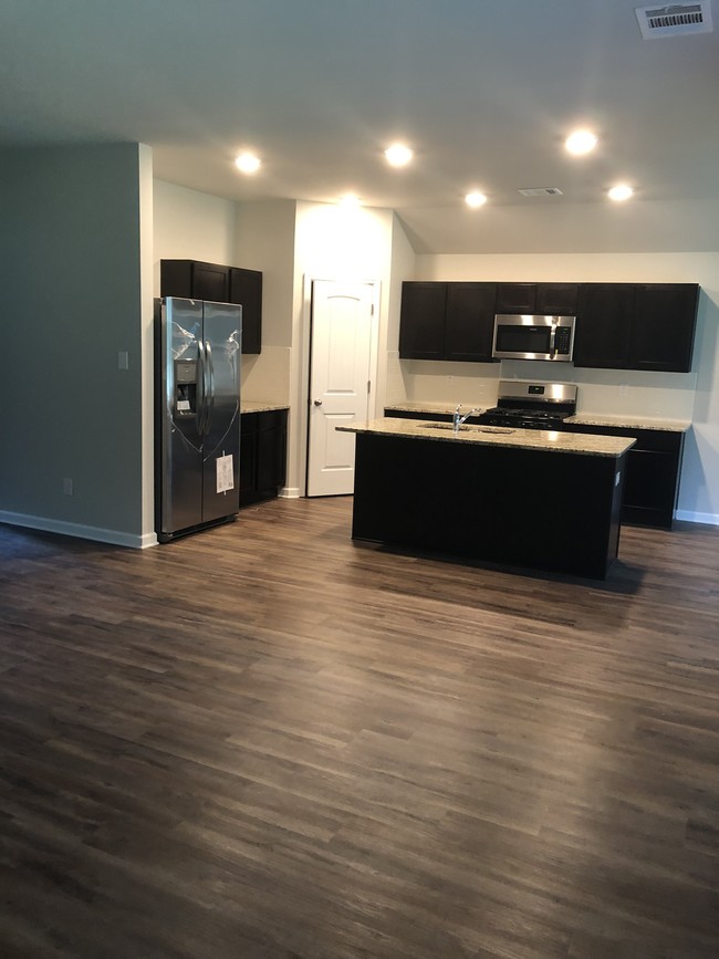 Building Photo - 75712 Rickelin Dr