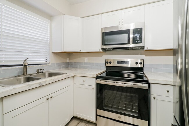 Building Photo - 4125 Chowen Dr