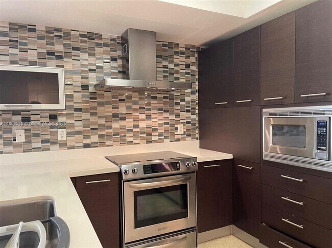 Building Photo - 250 Sunny Isles Blvd