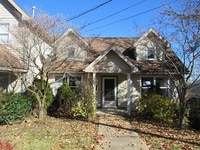 Building Photo - 402 Meadow Ave