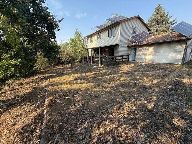 Building Photo - 13445 Green Cir