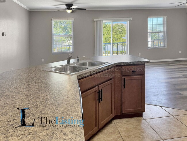 Building Photo - 803 Ashentree Dr