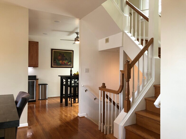 Building Photo - 4105 Cherry Hill Rd