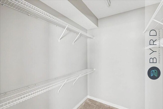 Building Photo - 4706 Twin Hickory Lake Dr