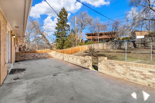 Building Photo - 7634 Newland St