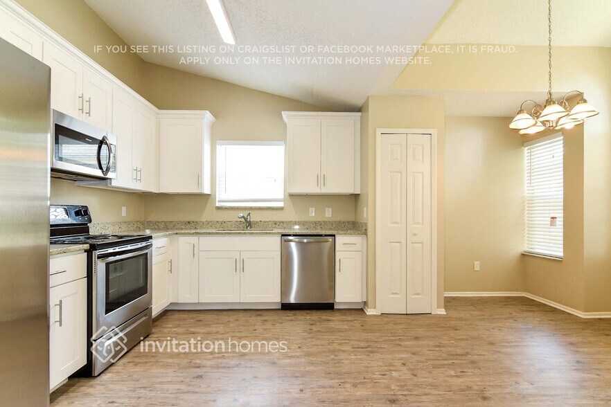 Building Photo - 2742 Falling Tree Cir