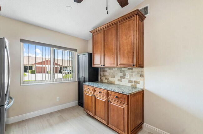 Building Photo - 188 Moccasin Trail N