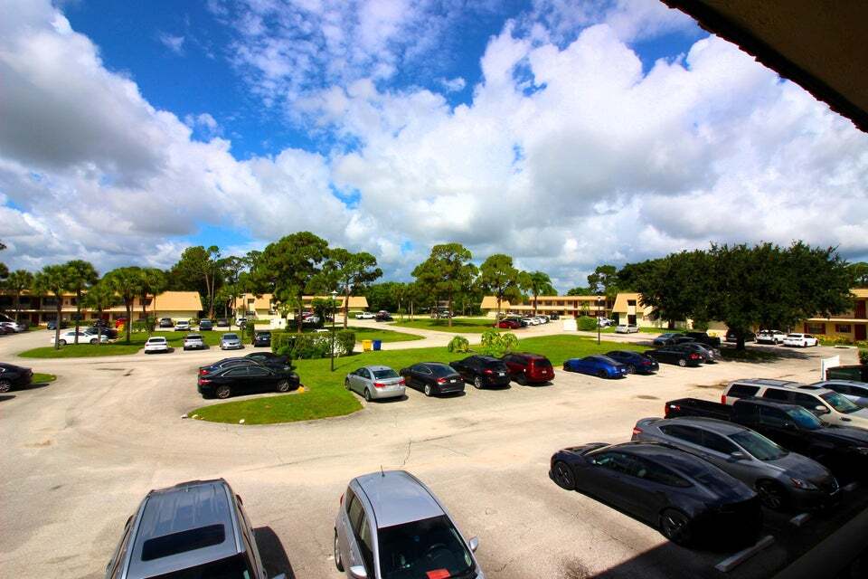 Building Photo - 4205 Oak Terrace Dr