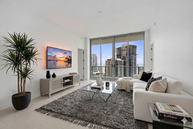 Building Photo - 400 Central Ave