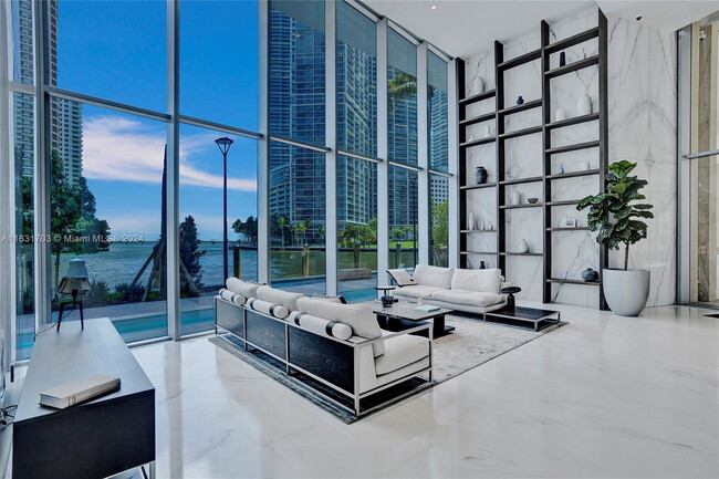 Building Photo - 300 Biscayne Blvd Way