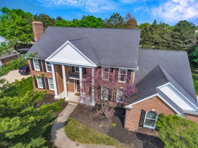 Building Photo - 4866 Riverchase Dr