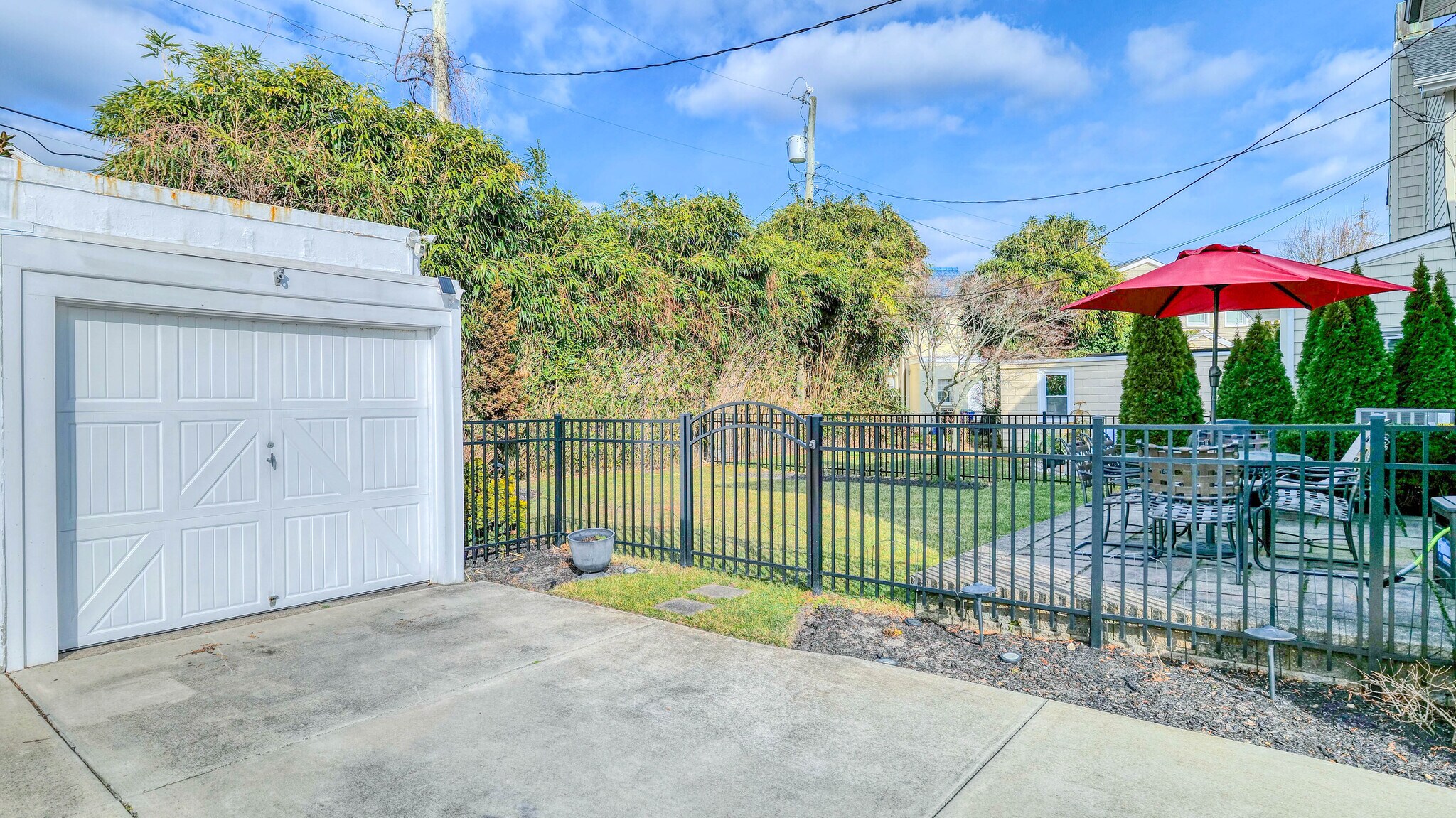 Building Photo - 7501 Ventnor Ave