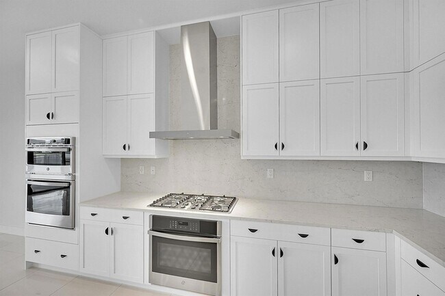 Building Photo - 13072 Feathering Wy