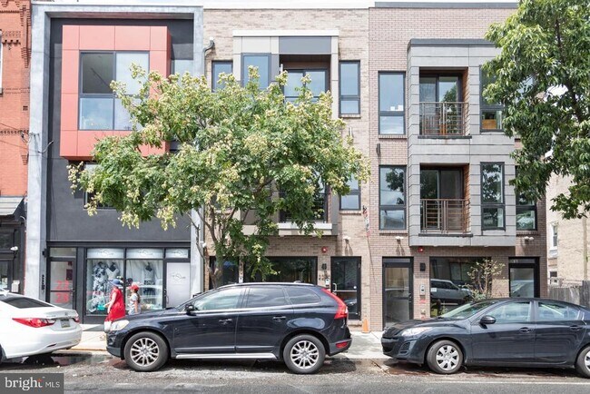 Building Photo - 2230 Frankford Ave