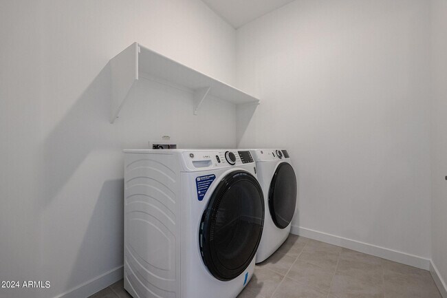 Building Photo - 7811 N 79th Dr