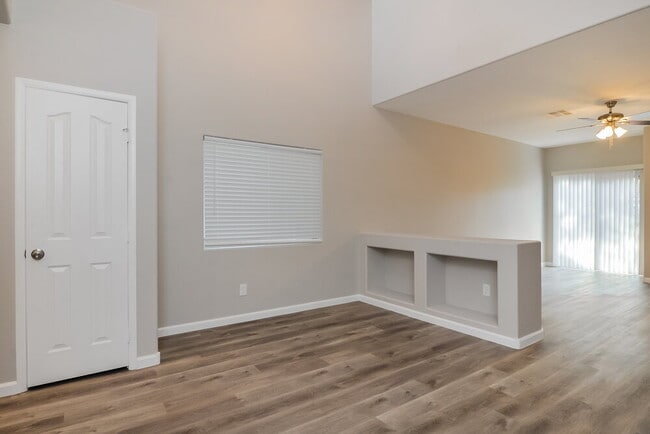 Building Photo - 4815 Longshot Dr