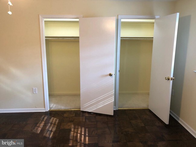 Building Photo - 1007 Yardley Commons