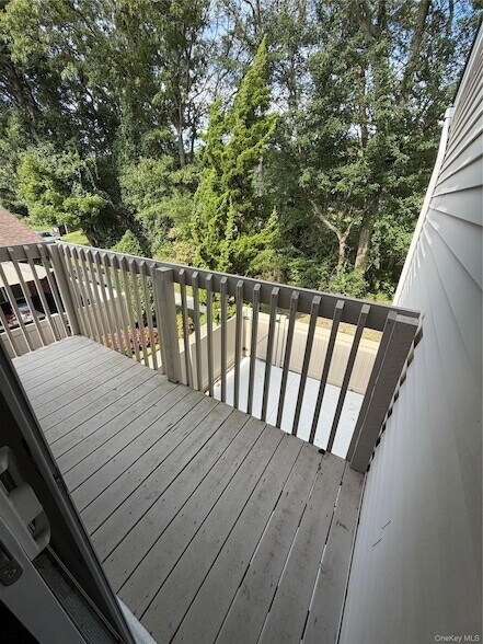 Building Photo - 232 Springmeadow Dr