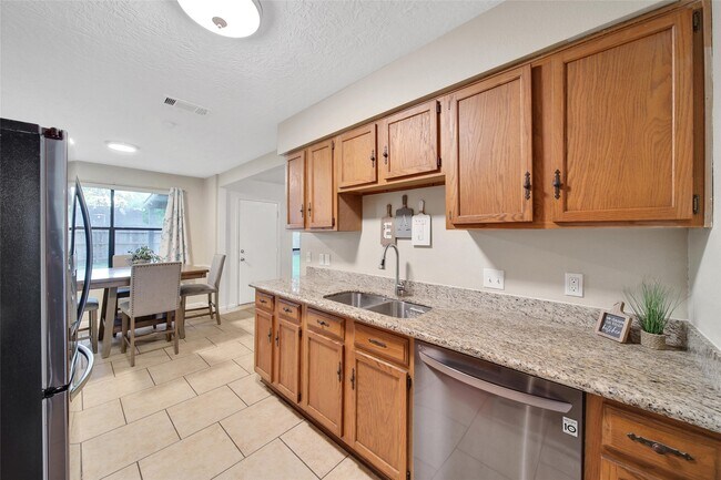 Building Photo - 31723 Ironwood Dr
