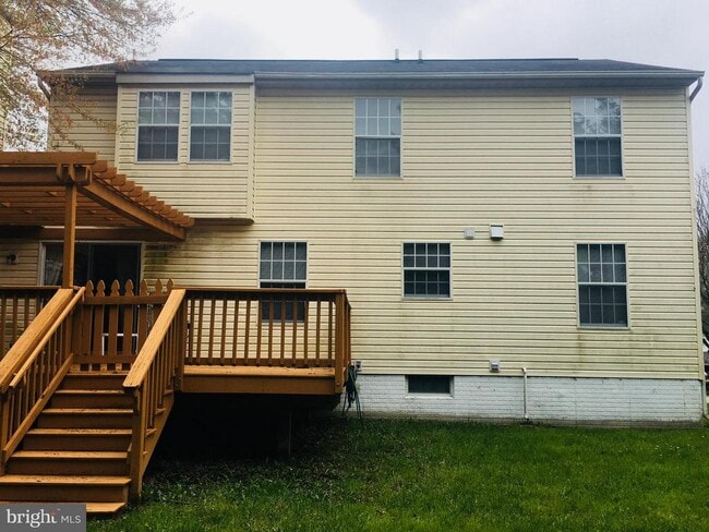 Building Photo - 8732 Sicklebar Way