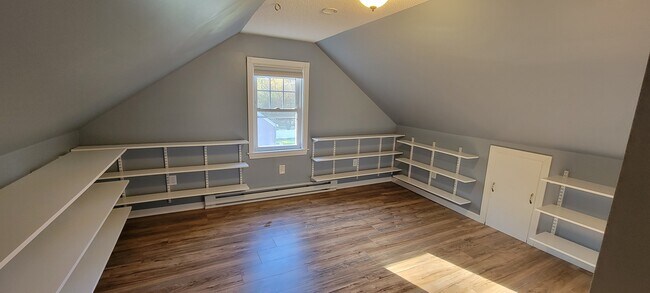Bedroom/office w built in shelves - 203 Buckley Blvd