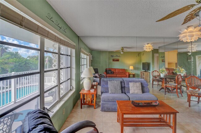 Building Photo - 2501 N Ocean Blvd