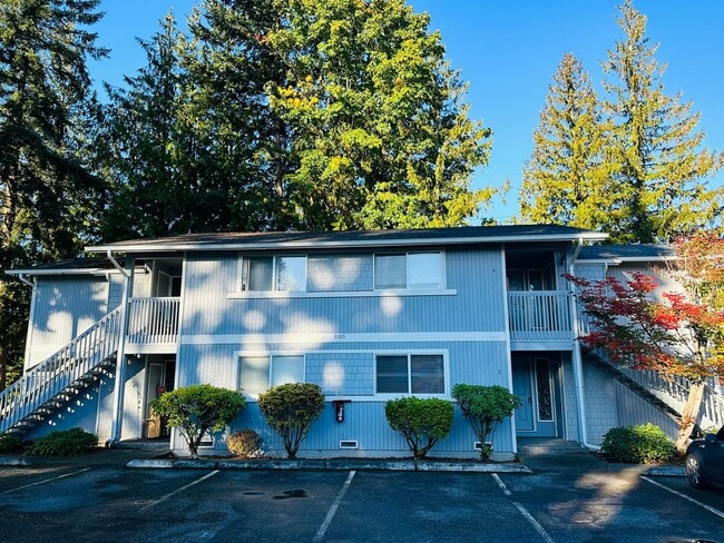 Building Photo - 2 Bedroom Condo in Lake Stevens!