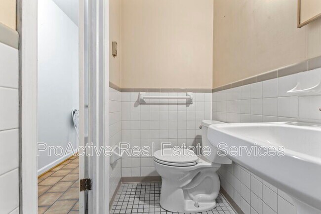 Building Photo - 442 New Jersey Ave