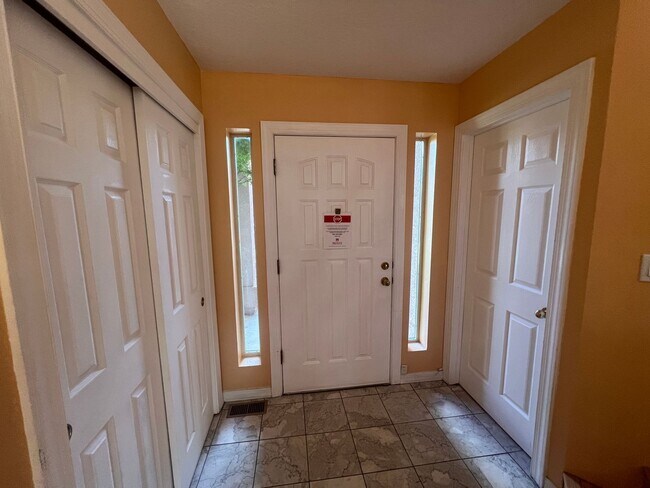 Building Photo - 3 Bedroom Home Available in Tanoan Near Ac...