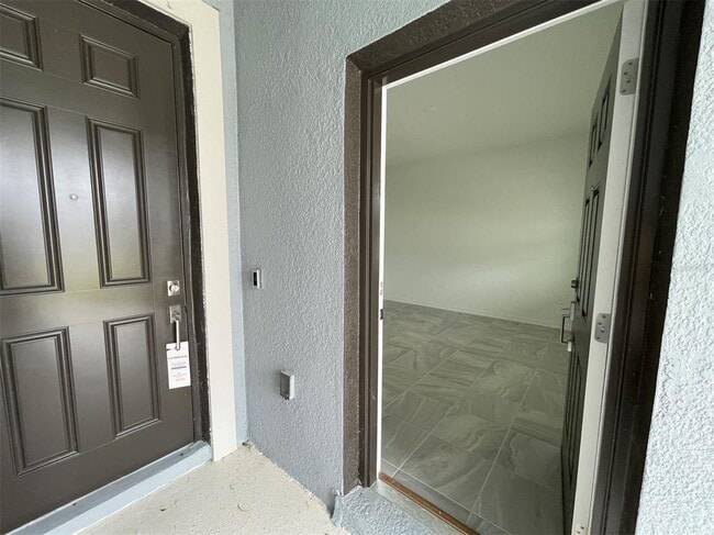 Building Photo - 835 Ofanto Wy