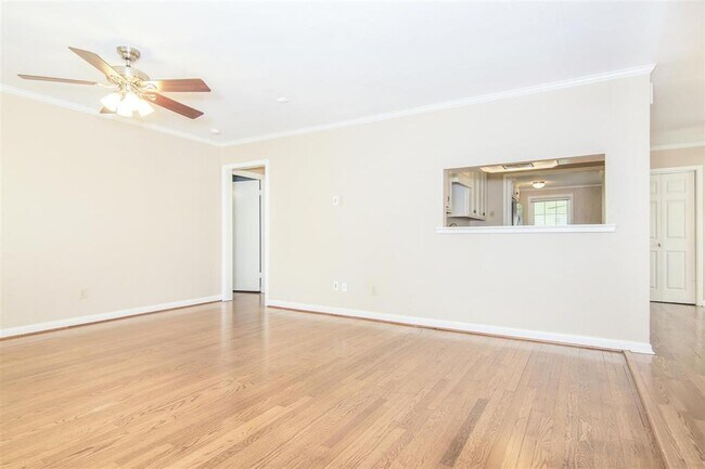 Building Photo - 1607 Libbey Dr