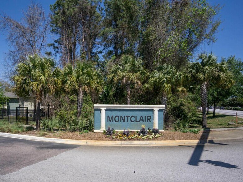 Building Photo - 1859 Montclair Dr