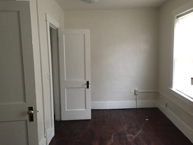 Building Photo - 12 Wall St