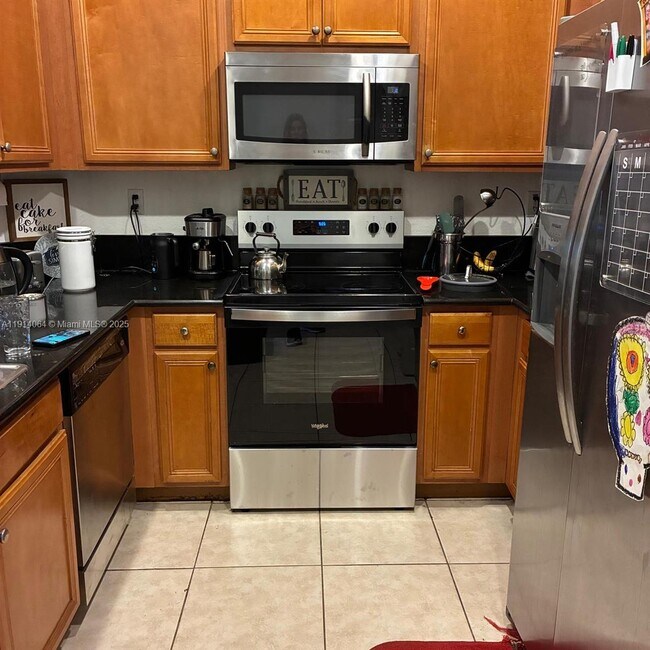 Building Photo - 9133 Pershore Pl