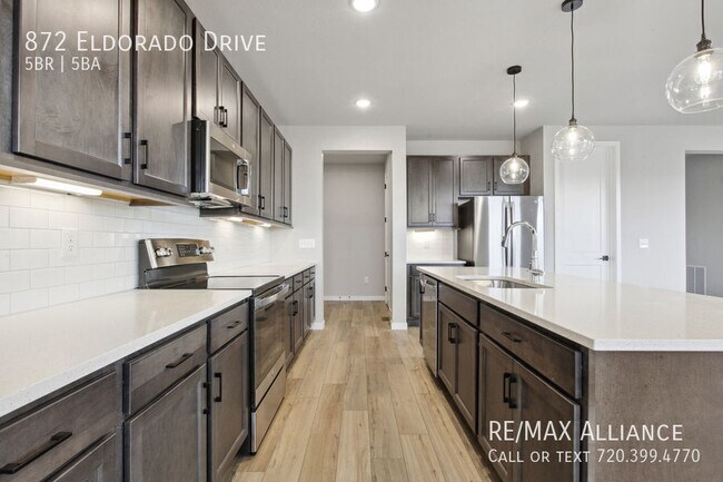 Building Photo - 872 Eldorado Dr