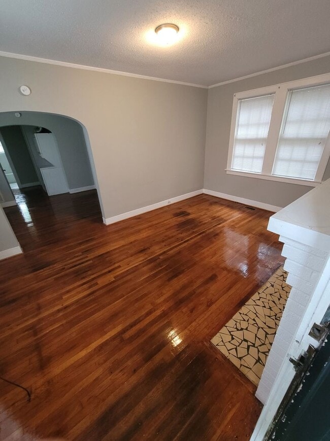 Building Photo - 202 South Harden Street