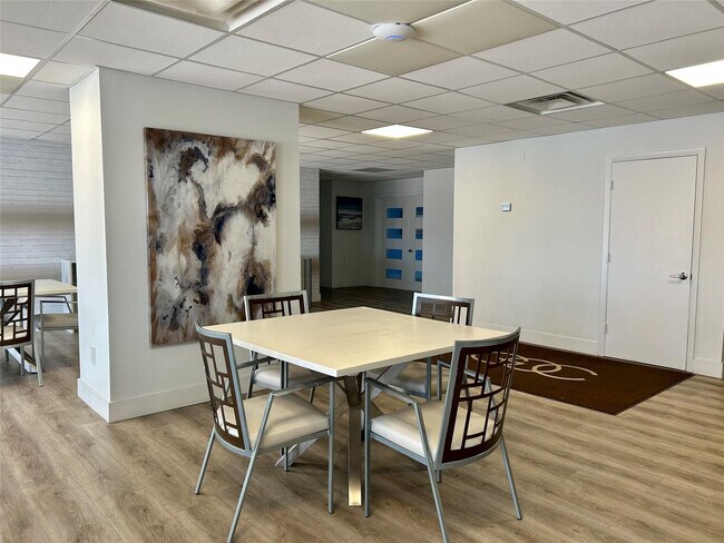 Building Photo - 3800 Galt Ocean Dr