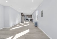 Building Photo - 918 Pennington St