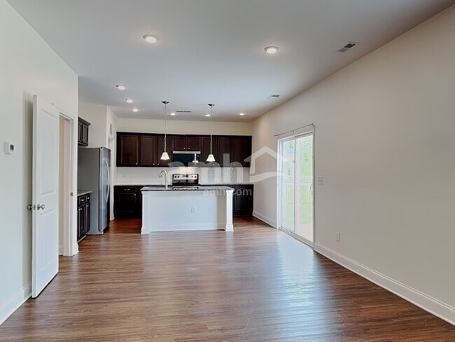Building Photo - 112 Pullen Dr