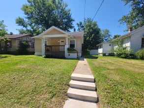 Building Photo - 2 Bedroom, 1 Bath Home - Now Available for Rent!