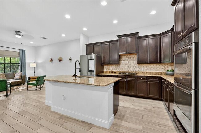 Building Photo - 8971 Edgewater Bend