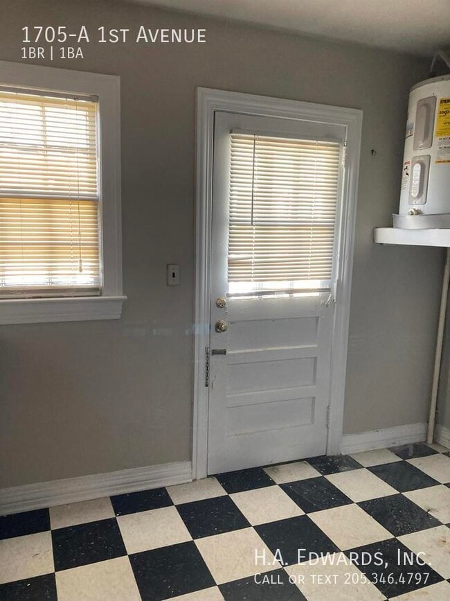 Building Photo - 1705 1st Ave